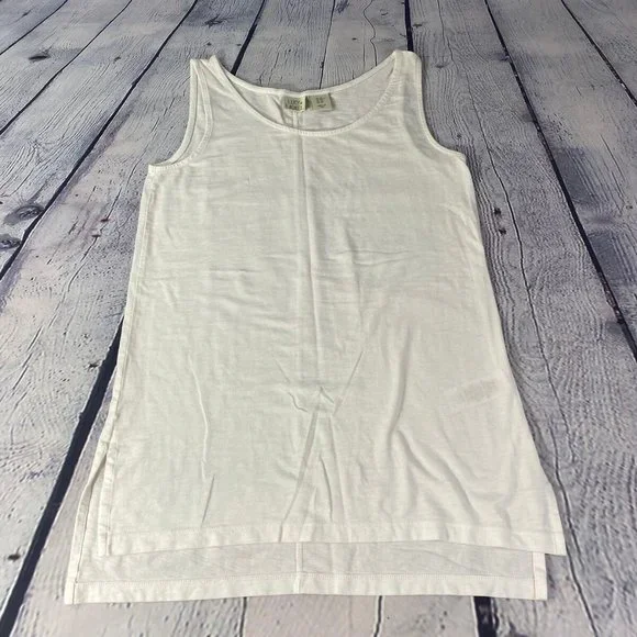 Lucy & Laurel Women Relaxed Tank Top Classic White - Picture 2 of 9
